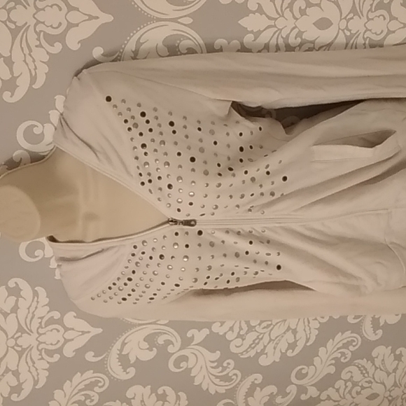 Studded, White, Long-Sleeved T - Picture 2 of 4